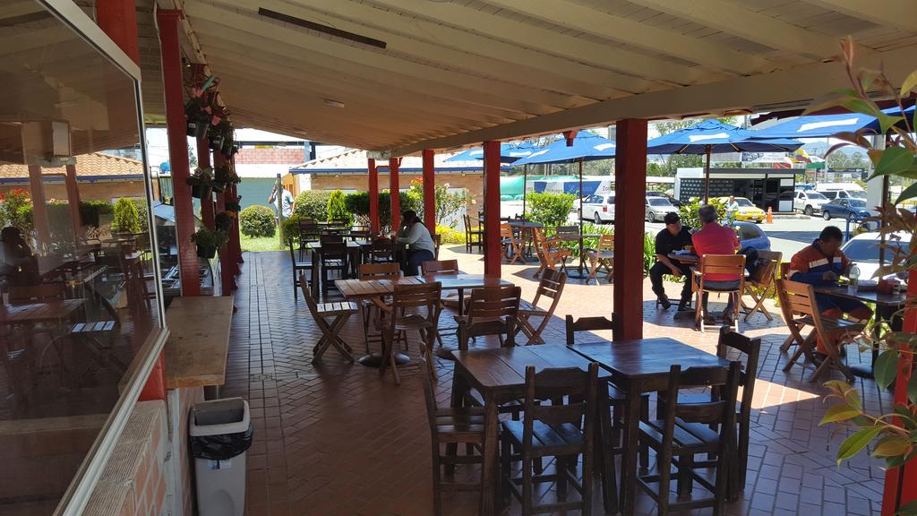 Hostal El Hangar ريونيغرو المظهر الخارجي الصورة