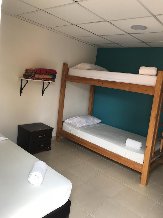 Hostal El Hangar ريونيغرو المظهر الخارجي الصورة