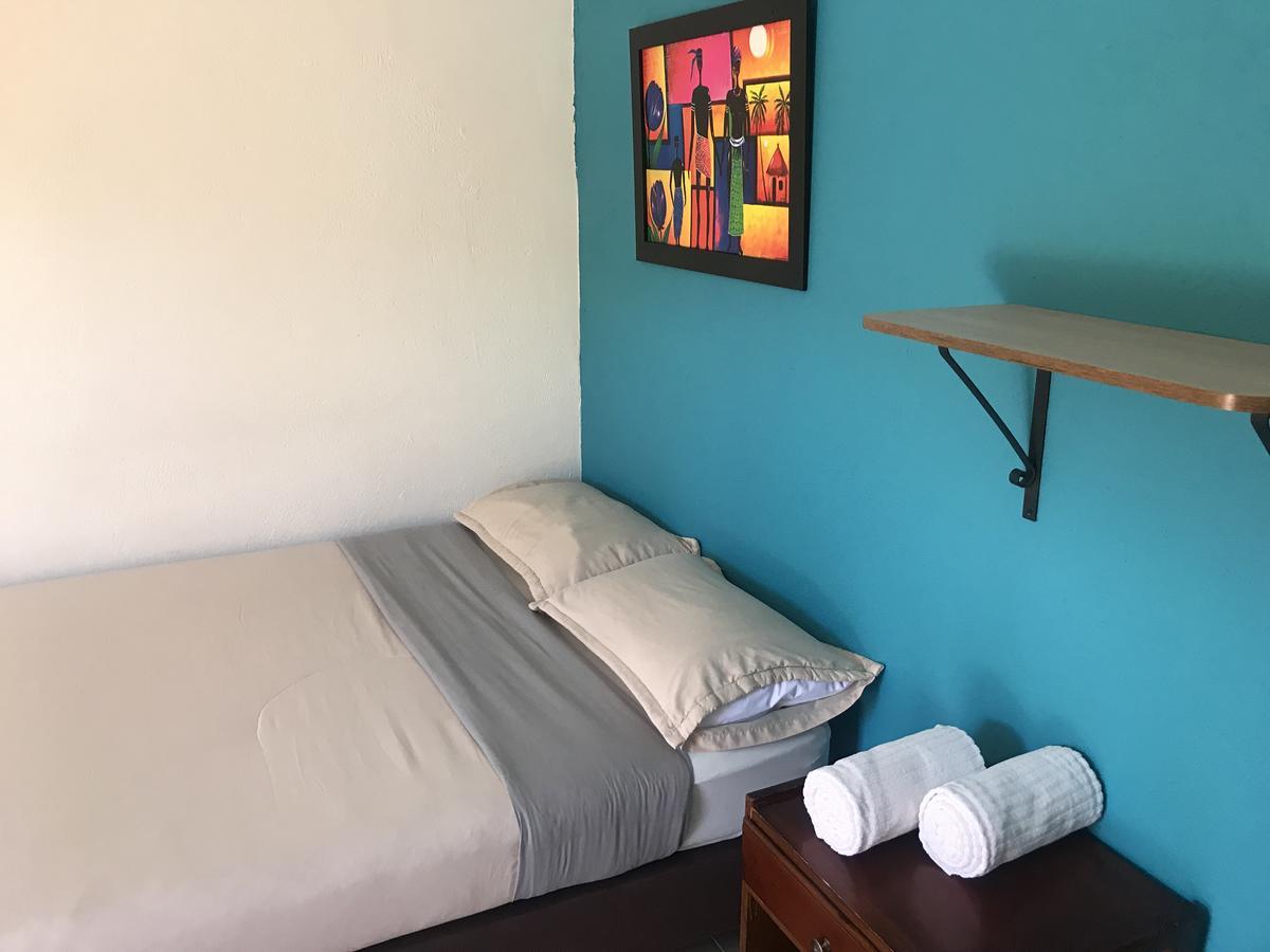 Hostal El Hangar ريونيغرو المظهر الخارجي الصورة