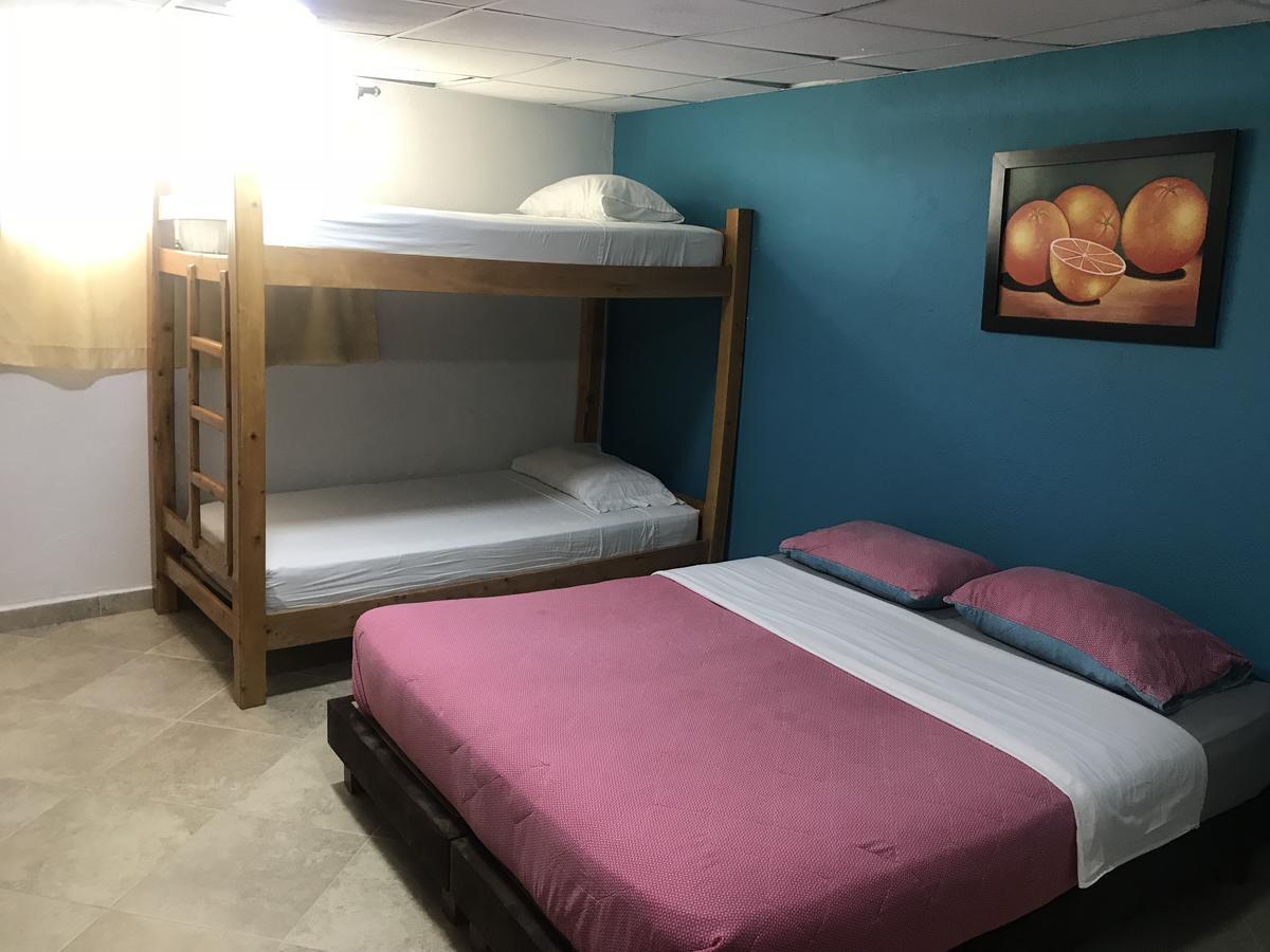 Hostal El Hangar ريونيغرو المظهر الخارجي الصورة
