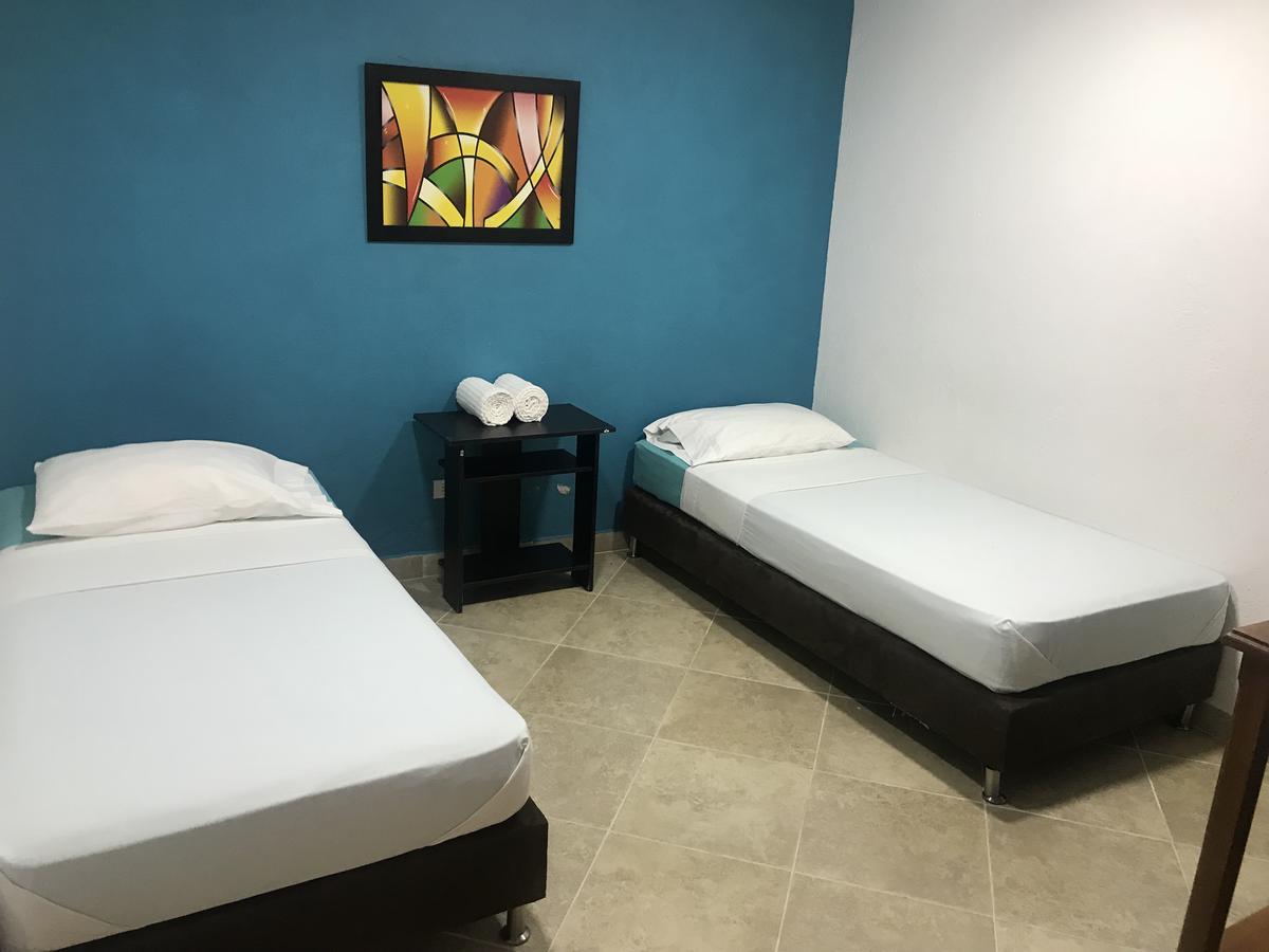 Hostal El Hangar ريونيغرو المظهر الخارجي الصورة